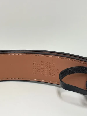 Gucci Bälte - Säljer ett helt nytt bälte aldrig använd. Storlek 110. Snabb frakt, fraktar inom 24h. Kan även mötas i Stockholm. Skriv vid fler frågor