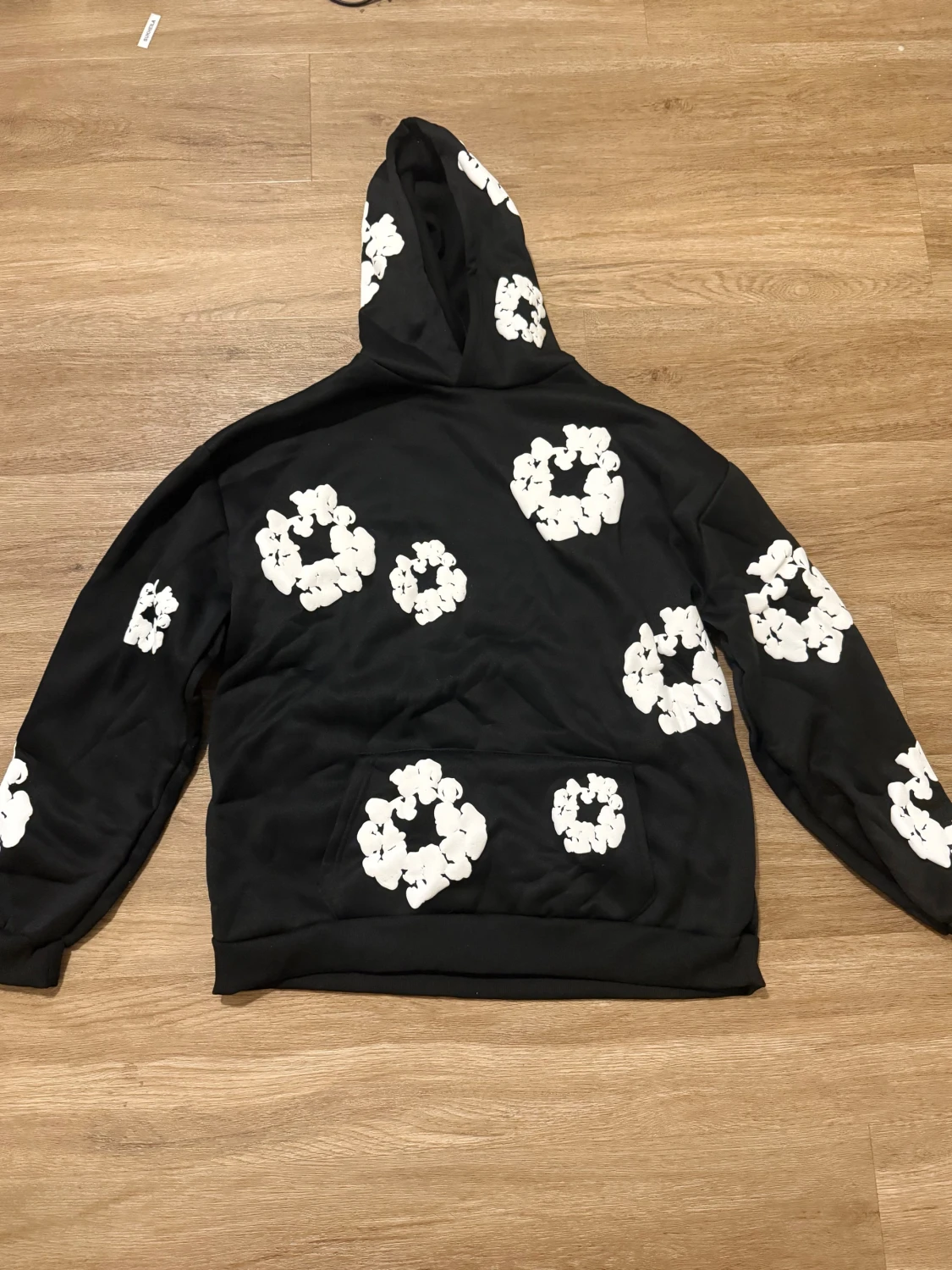 Svart hoodie med vita blommor Denim Tears - 2