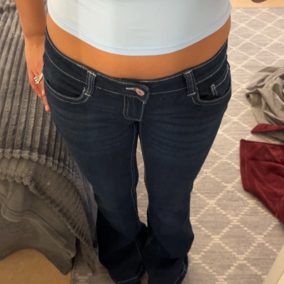 Mörkblå bootcut jeans