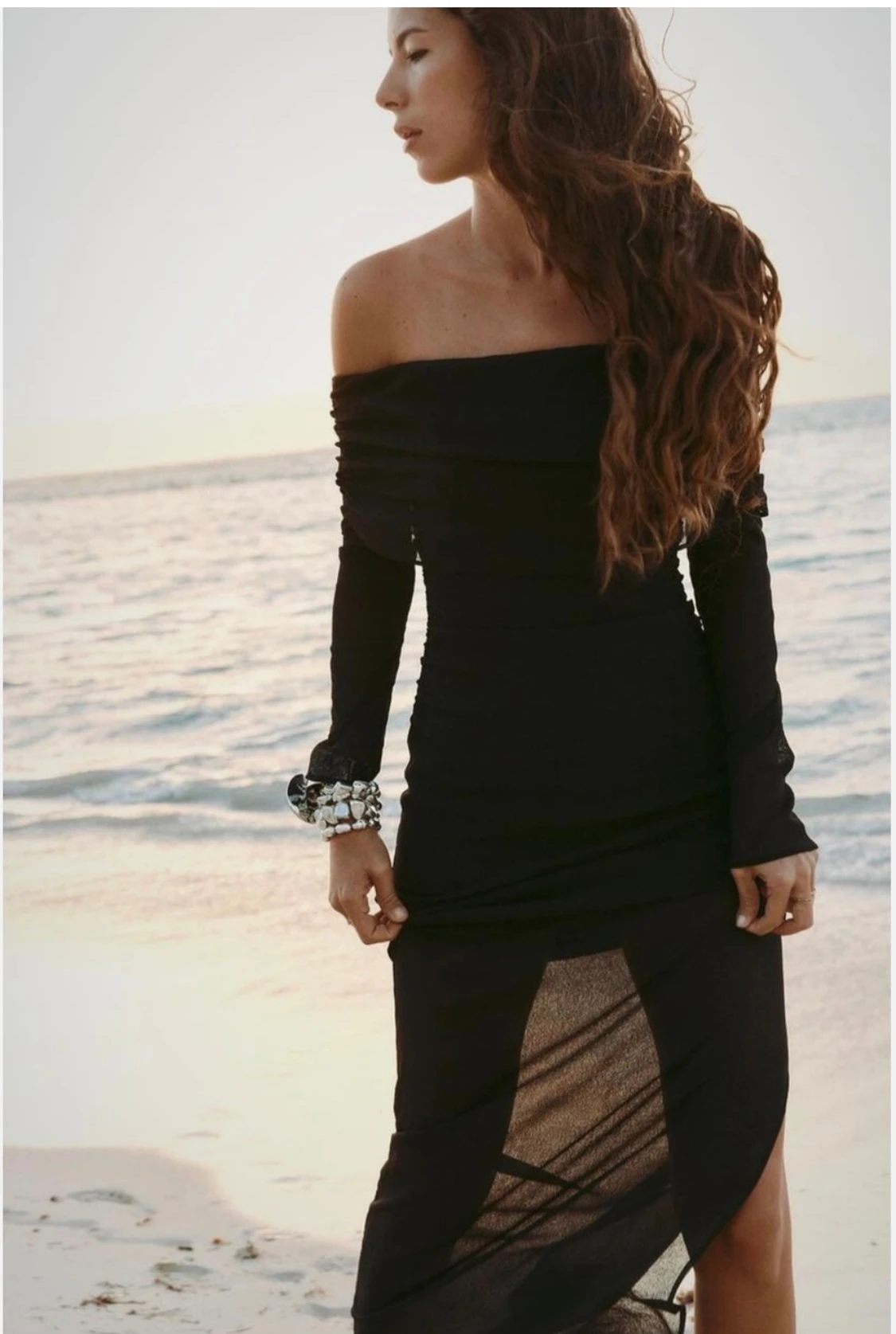 Svart lång off shoulder klänning - 1