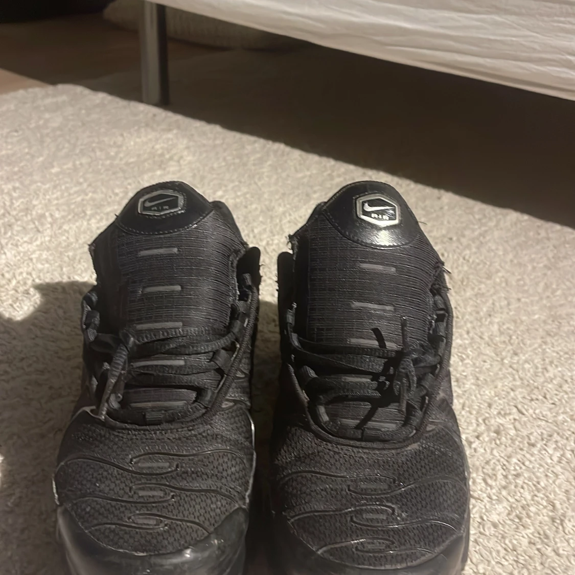 Nike Air Max Plus Tn helsvarta sneakers - 2