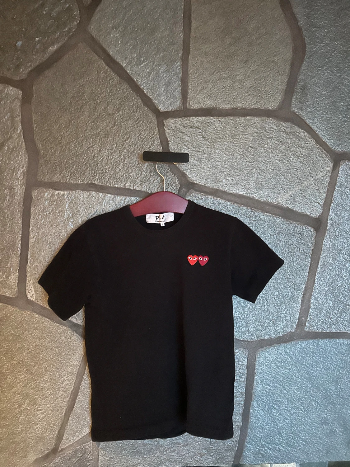 Svart Comme des Garçons Play t-shirt