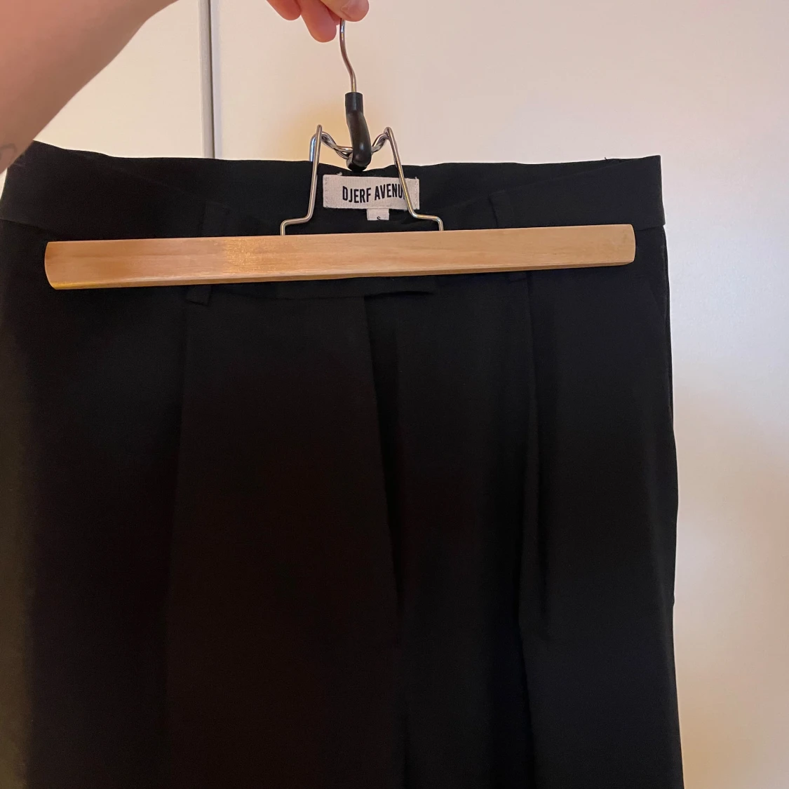 Djerf Avenue kostymbyxor (S) - 4