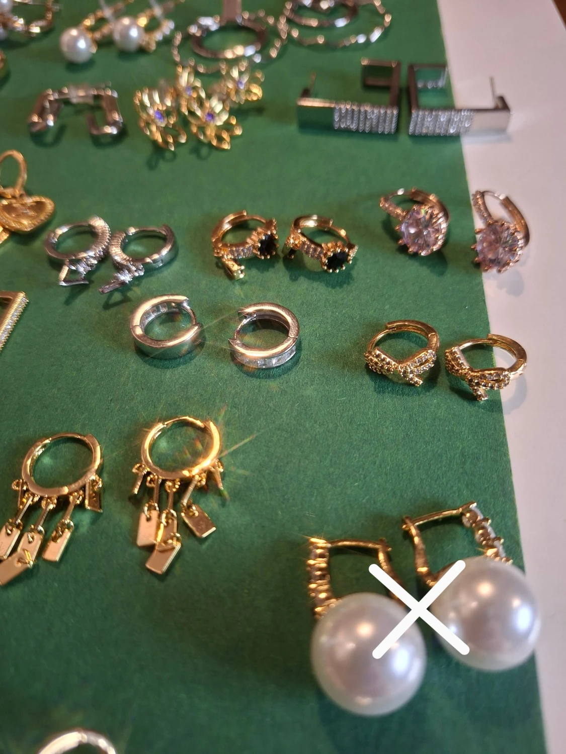 Mix av hoops örhängen i guld och silver - 4