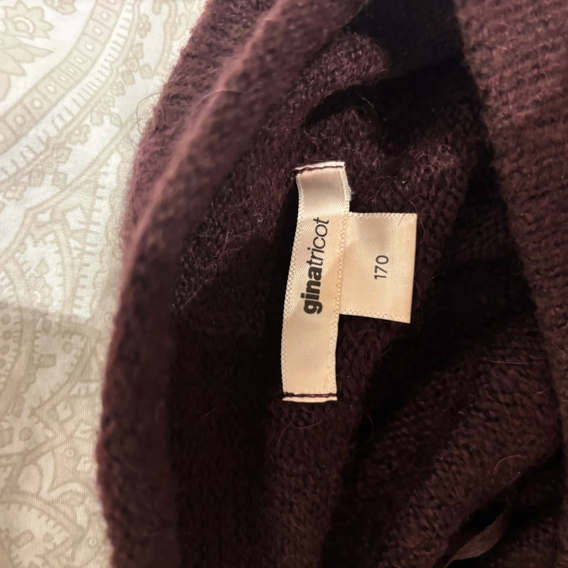 Vinröd polotröja från Gina Tricot - 1