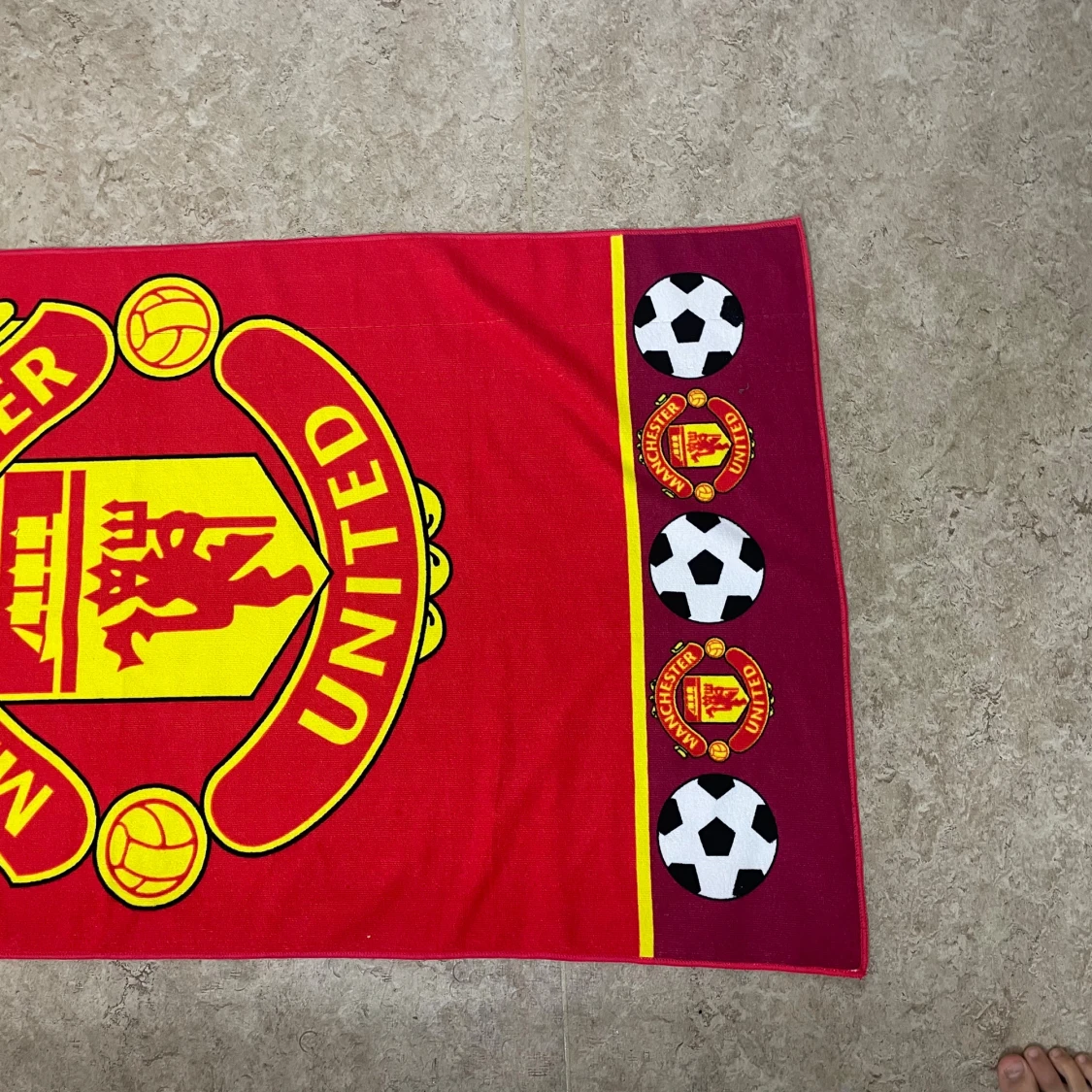 Manchester United halsduk röd/gul - 1