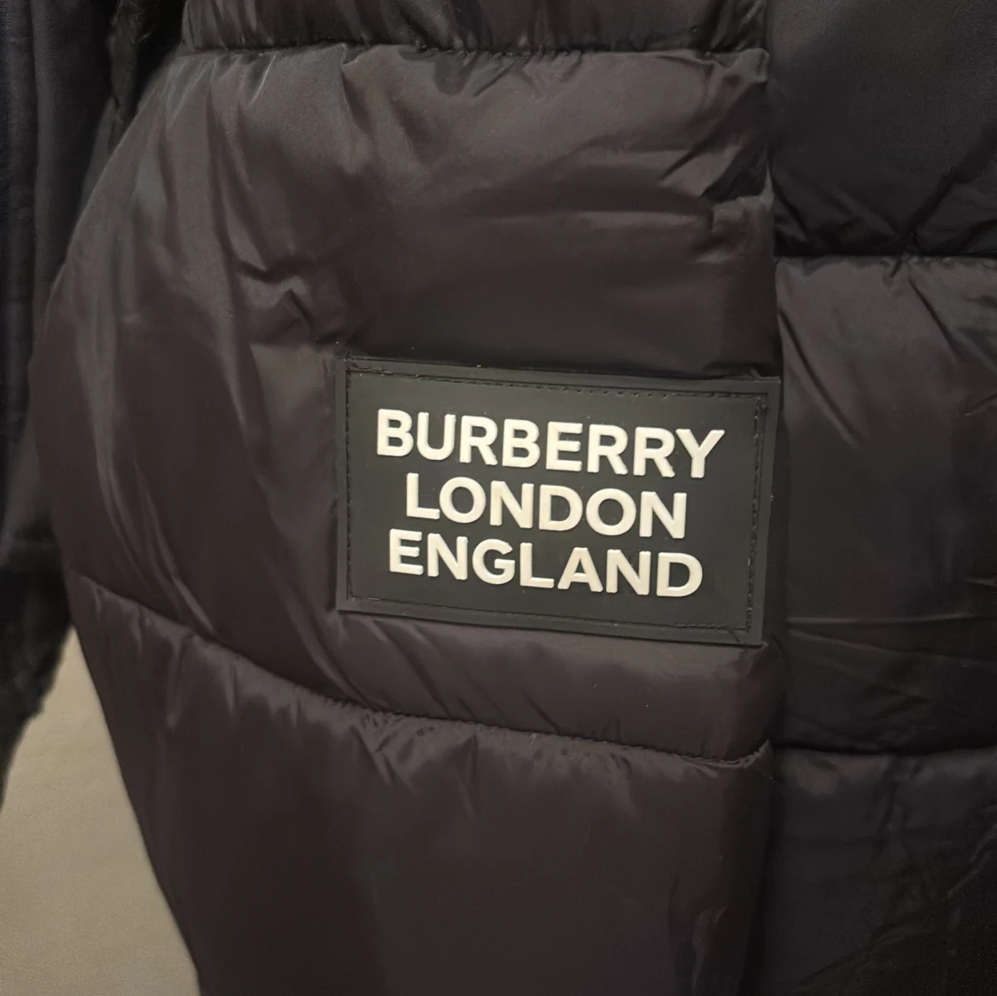Svart Burberry jacka  - 3