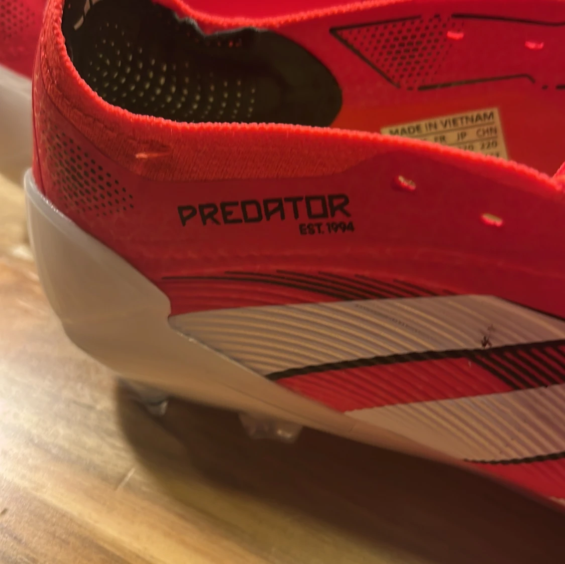 Adidas Predator röda fotbollsskor - 2