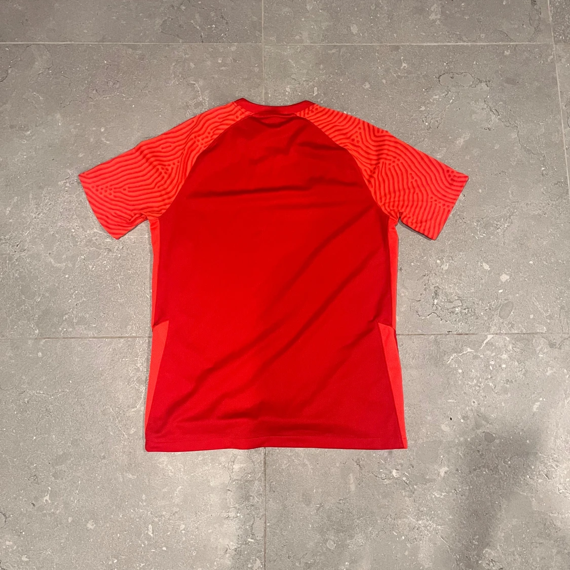 Röd Nike Dri-Fit t shirt - 2