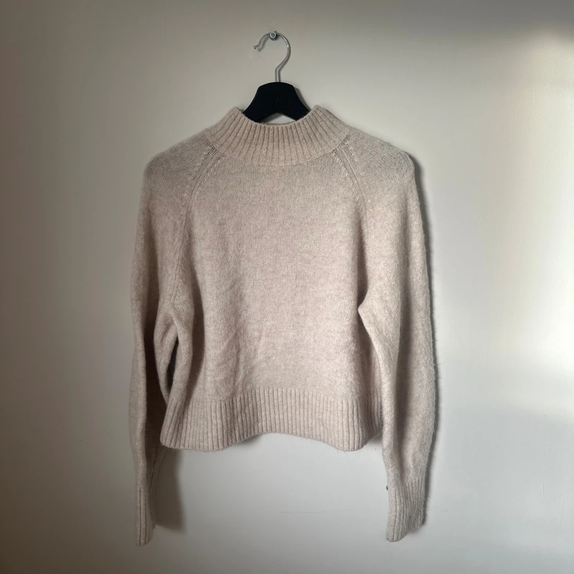 Beige stickad tröja & Other Stories - 1