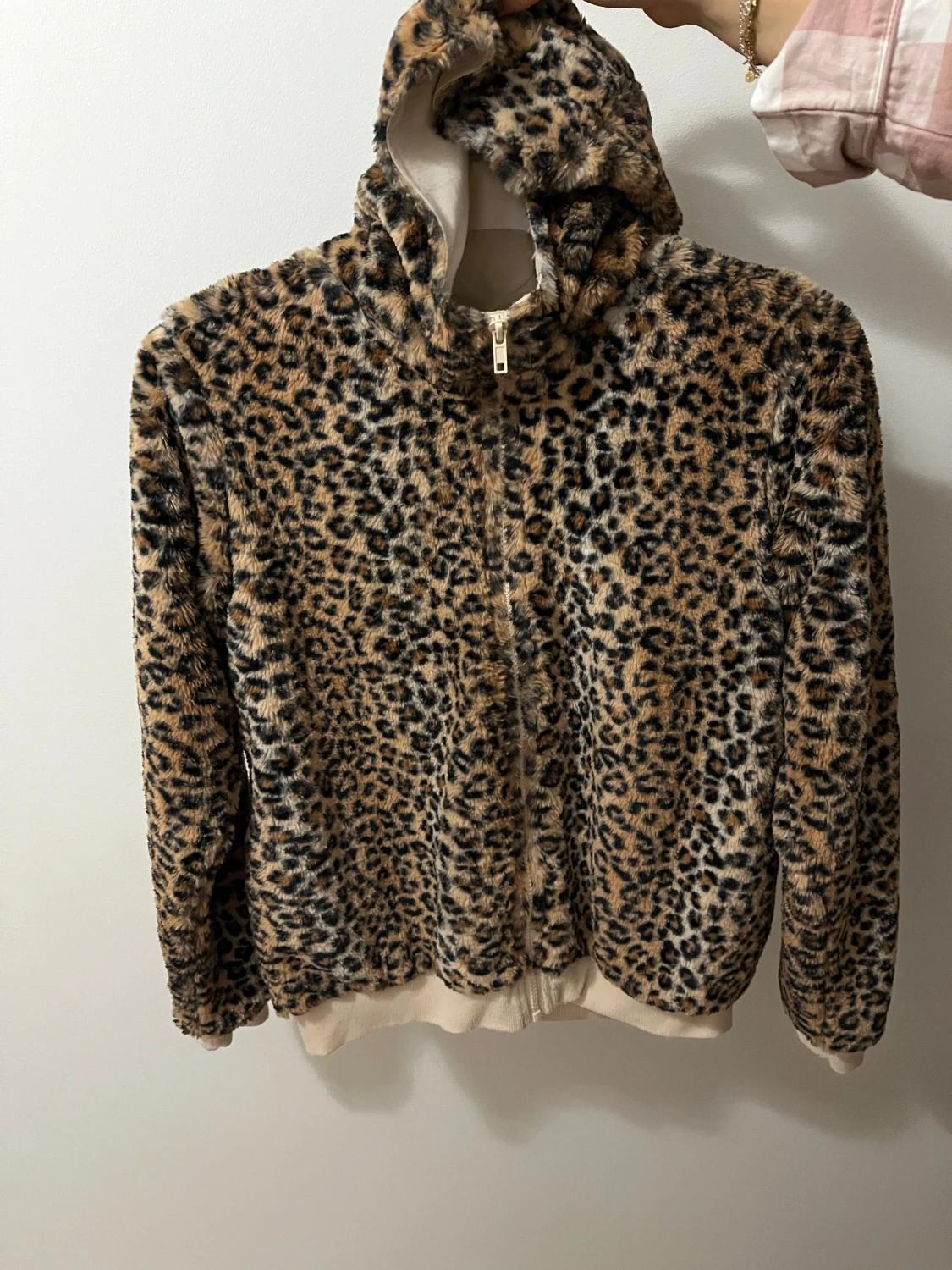 Leopardmönstrad teddyjacka med huva