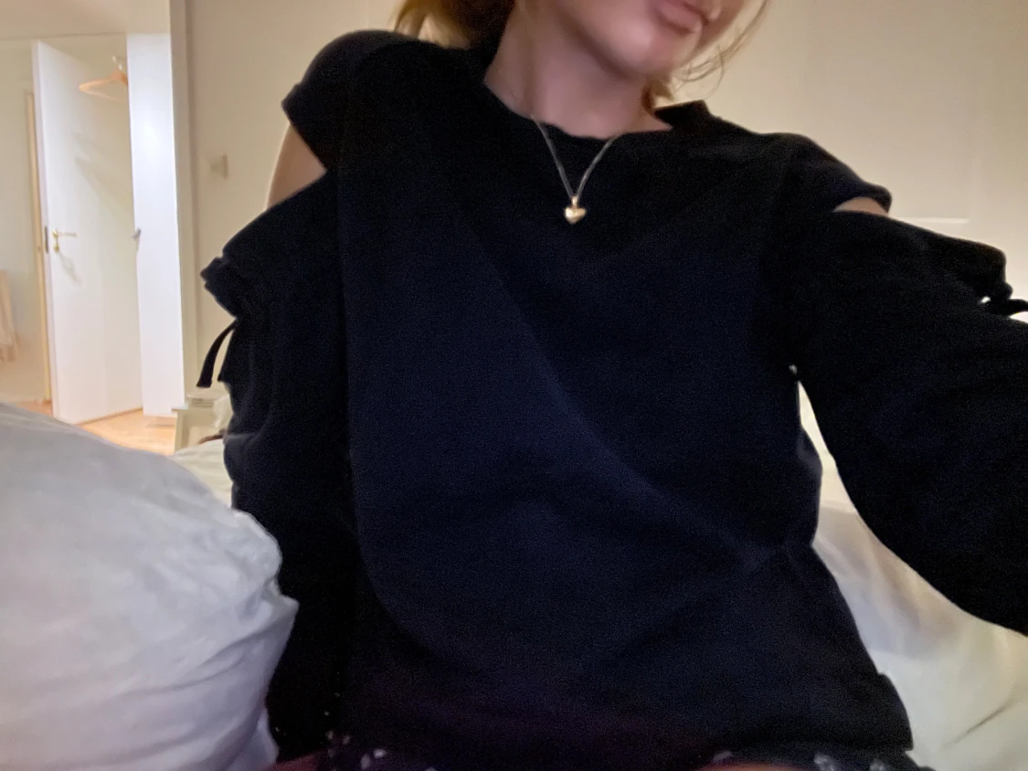 Svart långärmad tröja med snörning - 5