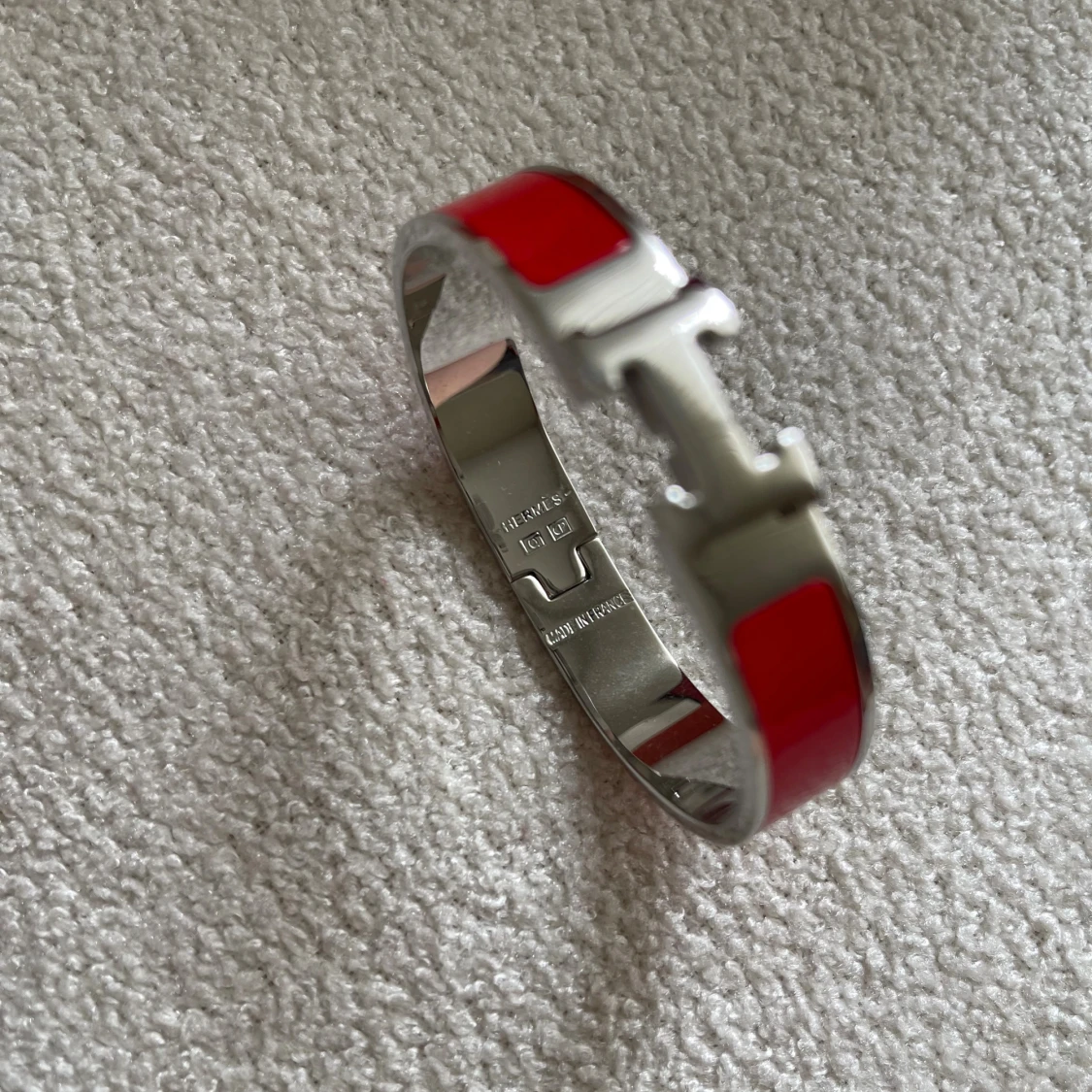 Rött H-armband från  - 3