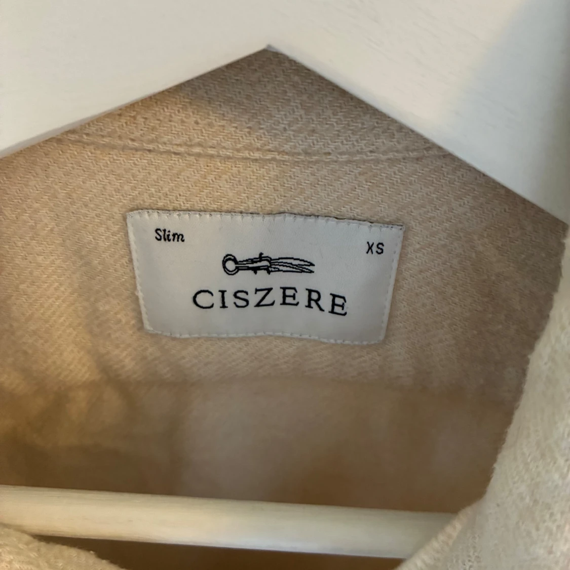 Beige överskjorta från Ciszere XS - 2
