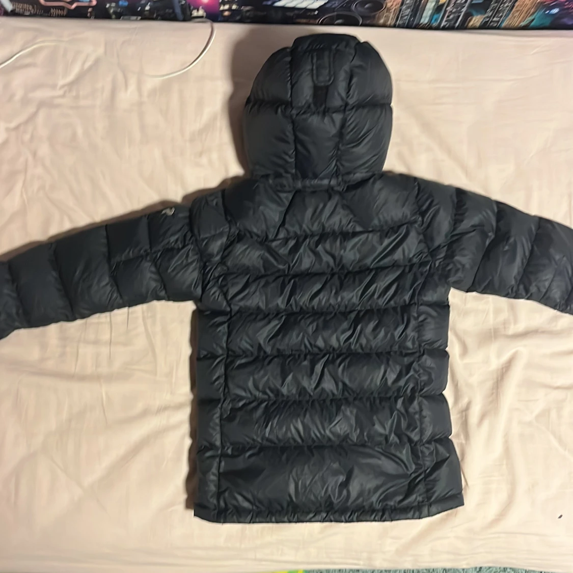 Svart Peak Performance dunjacka med huva - 1