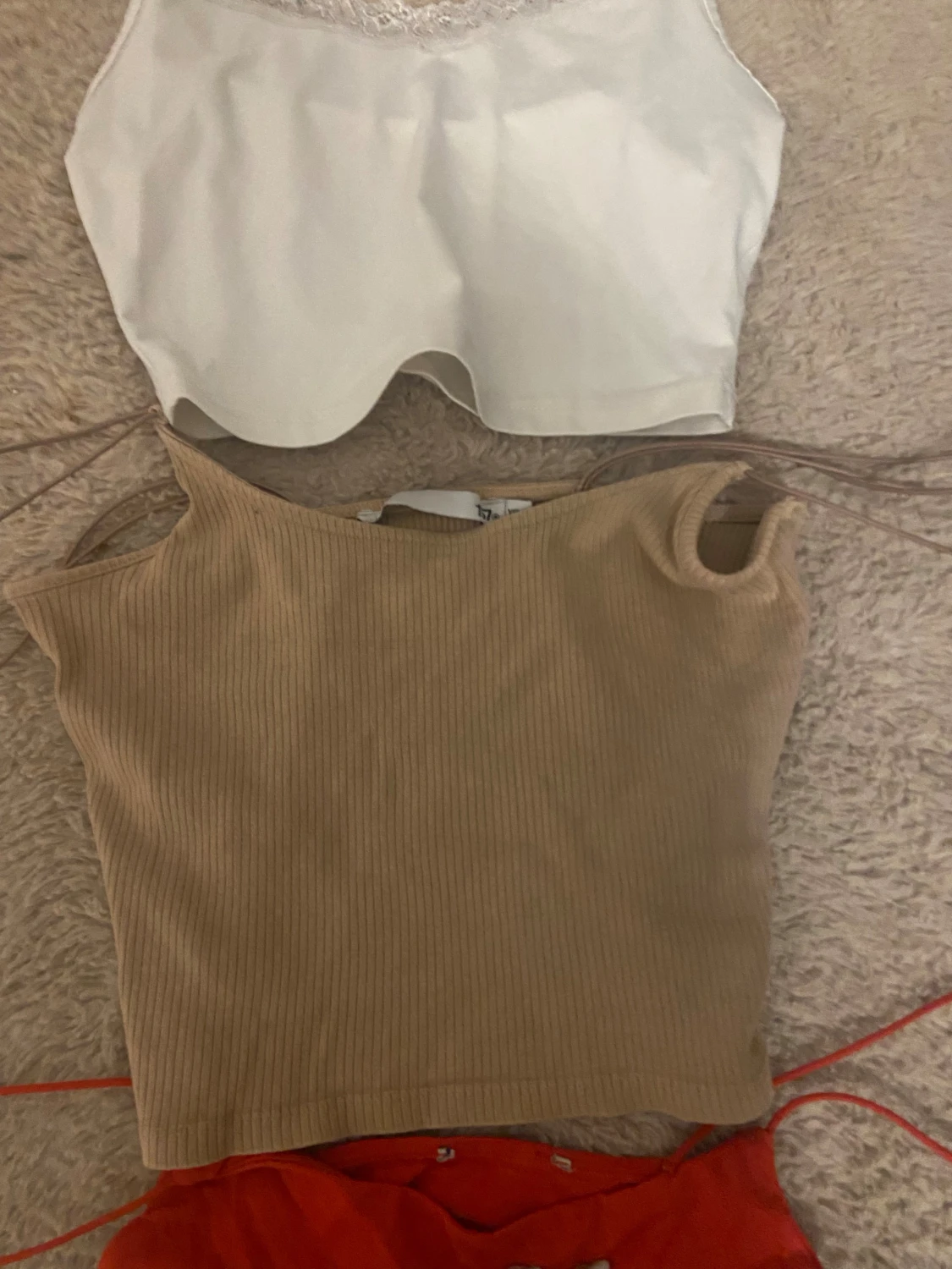 Fyra trendiga croppade toppar - 3