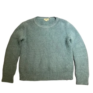 Acne Studios Stickad Tröja - Säljer min riktigt snygga Acne tröja i Mohair typ. Den är väldigt varm och skön vilket gör den perfekt för vintern.                                                              Hör av dig vid minsta fundering!