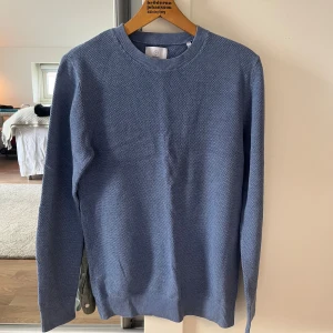 Bläck stickad tröja - Stickad tröja mycket skön. 