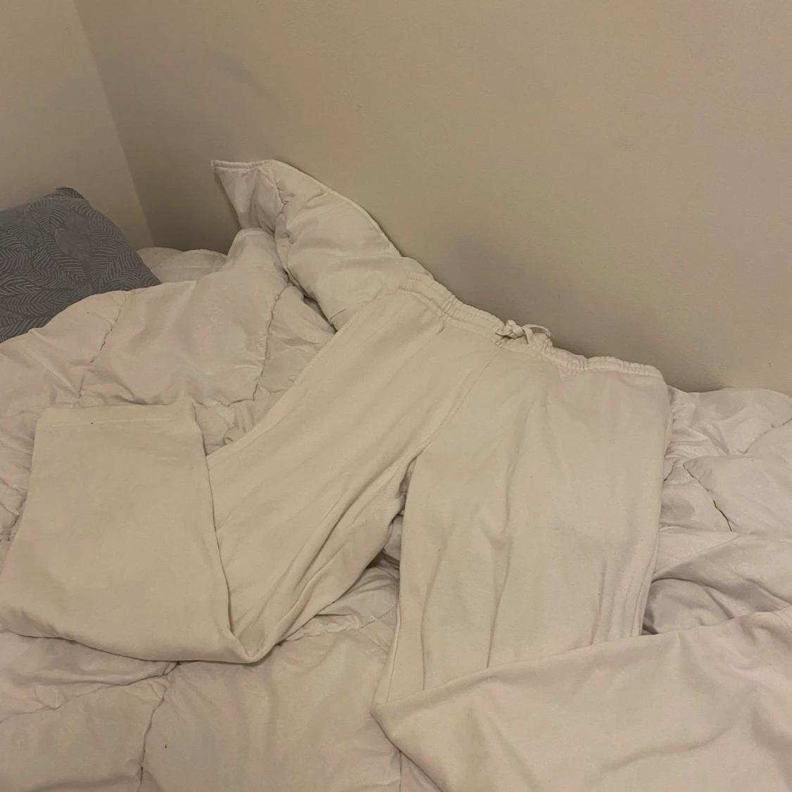 Vita mjukisbyxor från 157, storlek S - 2