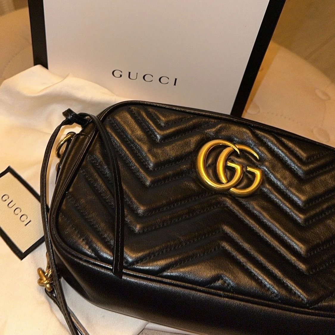 Svart axelväska från Gucci i skinn - 1