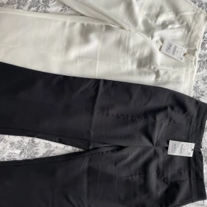 Zara kostym byxor  - Var och en för 250kr. strl L/40