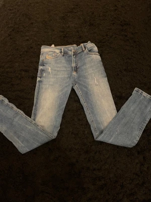 Diesel jeans str 14 y - Väldigt bra kvalité, knappt andvända. Fina diesel jeans men inge defekter👍🏼