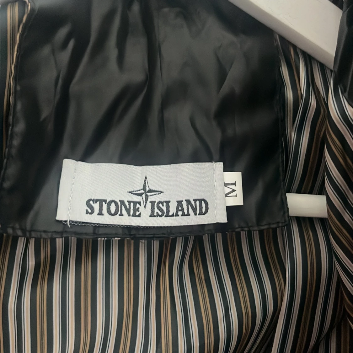 Svart pufferjacka från Stone Island - 2