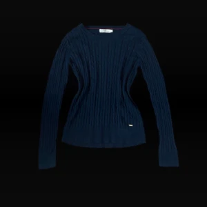 Knitted pullover från Hampton Republic, storlek S - !!TAR OCKSÅ EMOT BUD!!! Mycket bra skick och inga defekter❤️ Storlek S. Mycket bekväm och jätte fin marinblå färg.