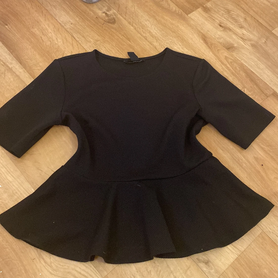 Svart volang topp HM