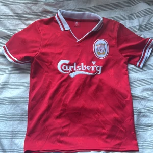 Liverpool retro Storlek S - Knappt använd, köpt från unisport
