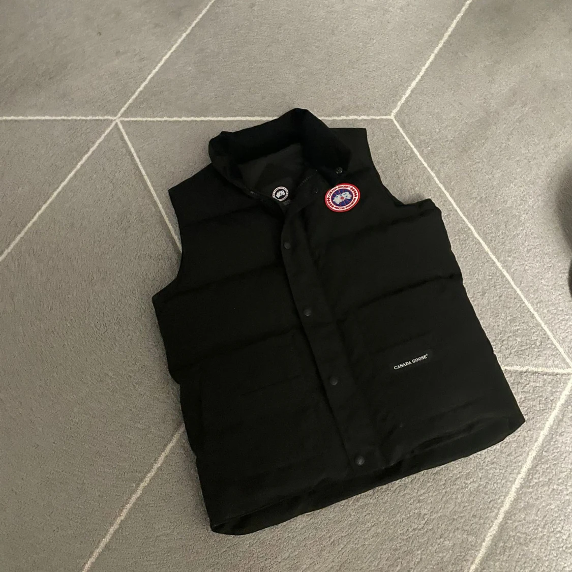 Svart dunväst från Canada Goose - 1