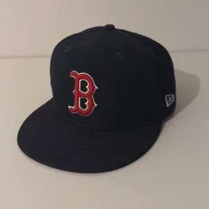  New Era keps Boston Red Sox   - New era fitted keps Boston Red keps i storlek 7-1/4(57.7)