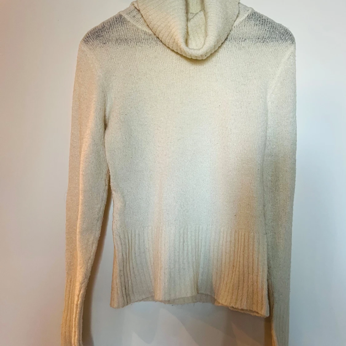 Vit stickad tröja från ONLY