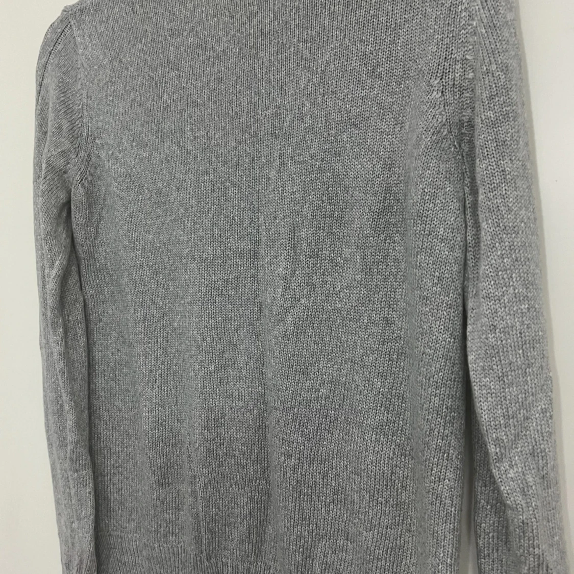 Grå kabelstickad tröja från Lindex - 3
