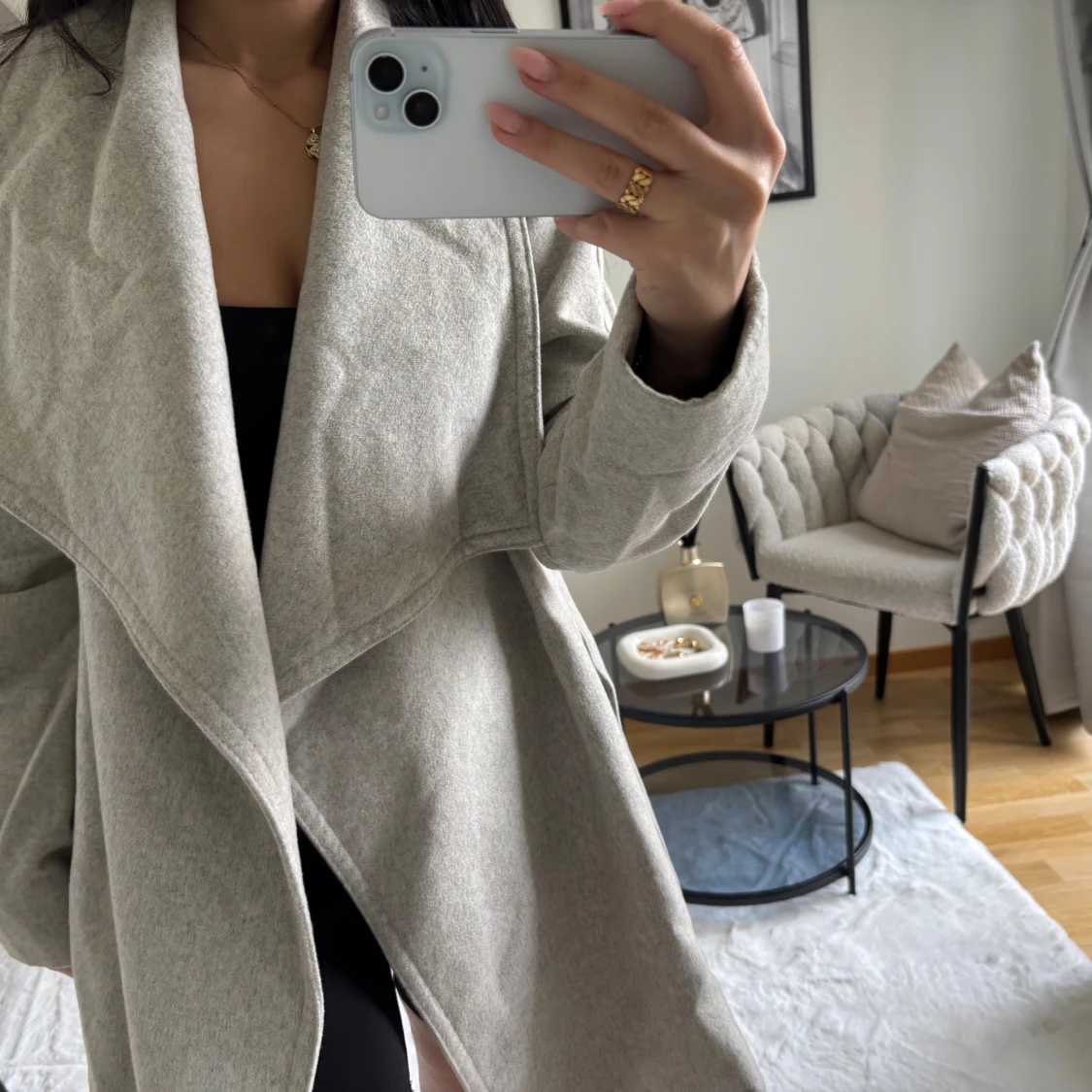 Ljusgrå omlottkappa från Mango XS - 1