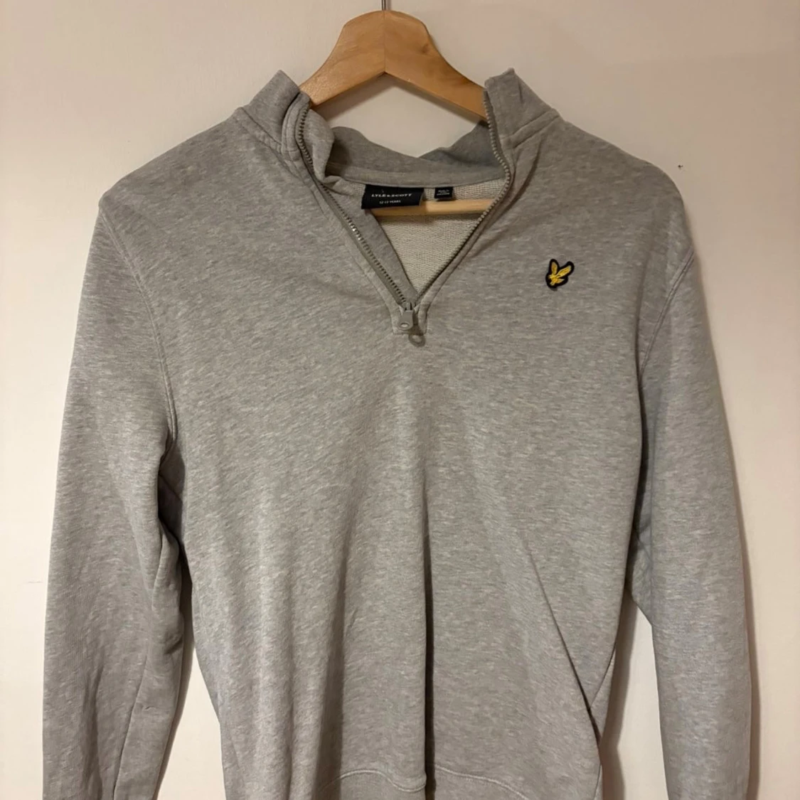 Grå half zip tröja från Lyle & Scott