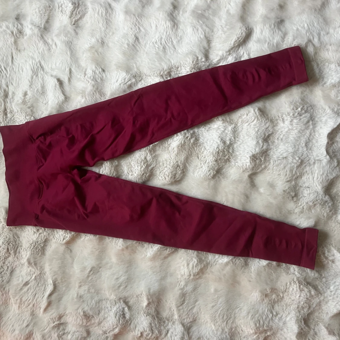 Aura Seamless Scrunch Tights - Cherry - 2