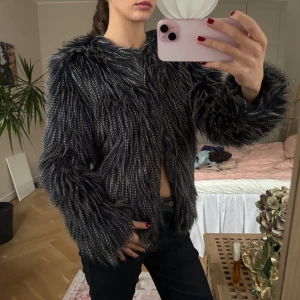 Pälsjacka  - Jätte snygg!!! 💗🙌🏻