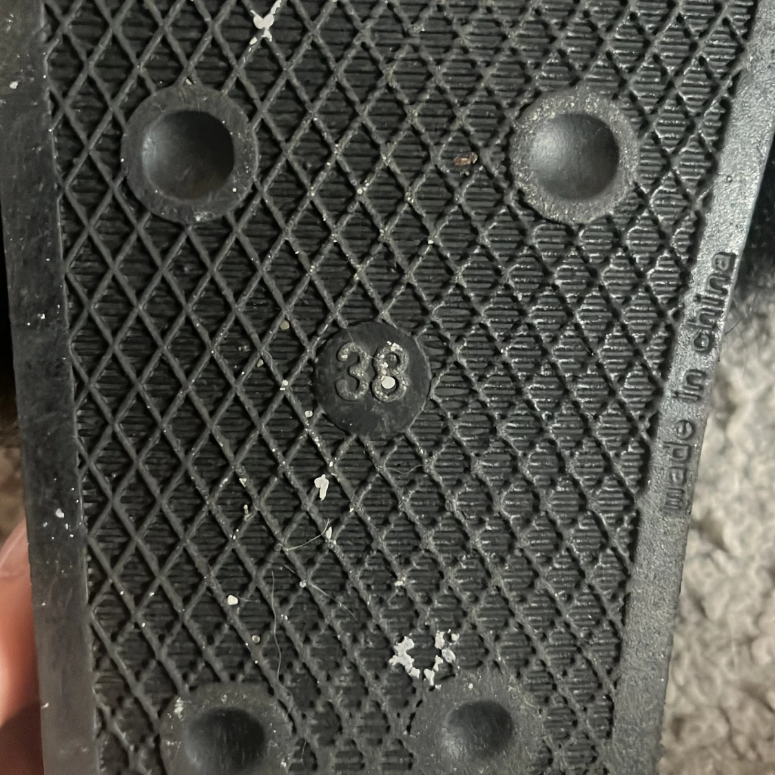 Svarta sandaler med fuskpäls - 2