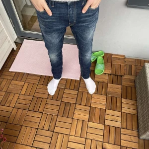 Tiger of sweden jeans - Snygga mörkblå tiger of sweden jeans i storlek 32/32. Snygg tvätt och inga deffekter eller slitningar. Bara att höra av dig vid funderingar!