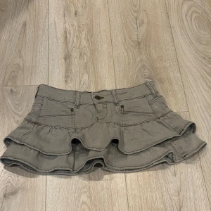 Jeans kjol - Superfin jeans kjol som jag tyvärr ska sälja då jag inte använder det så mycket! 
