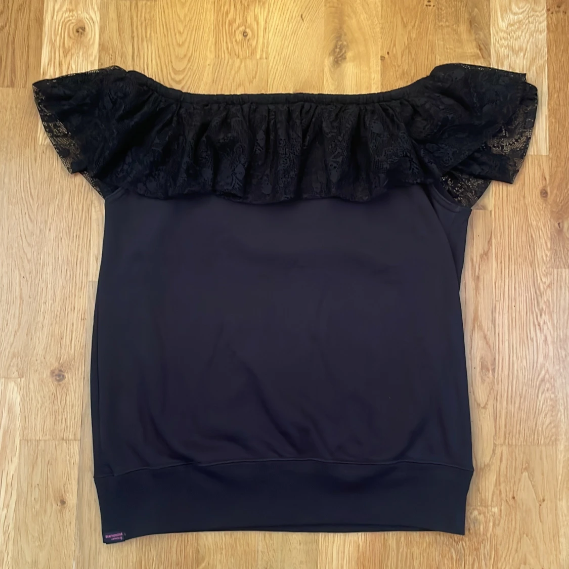 Svart offshoulder topp Mastermind Japan - 1