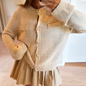 Guldig kofta  - Super söt guldig kofta från hm💋💋