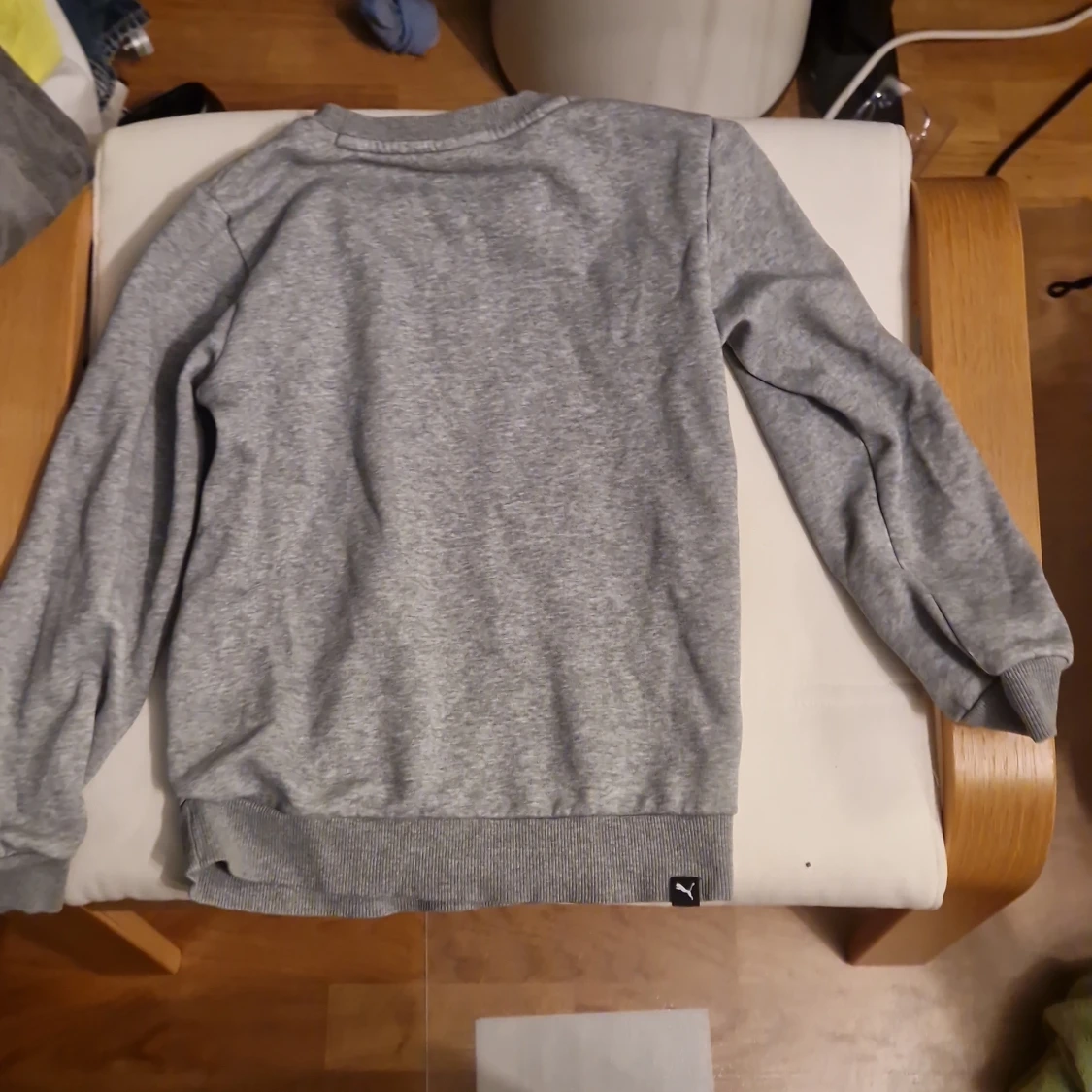Grå sweatshirt från Puma - 1