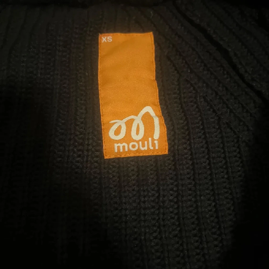 Svart stickad kofta från Mouli M - 2