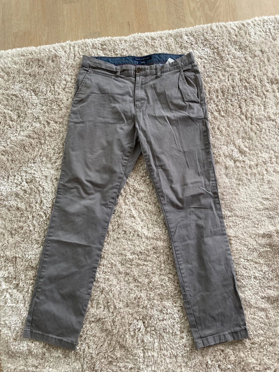 Tommy Hilfiger ljusgrå chinos  - 3