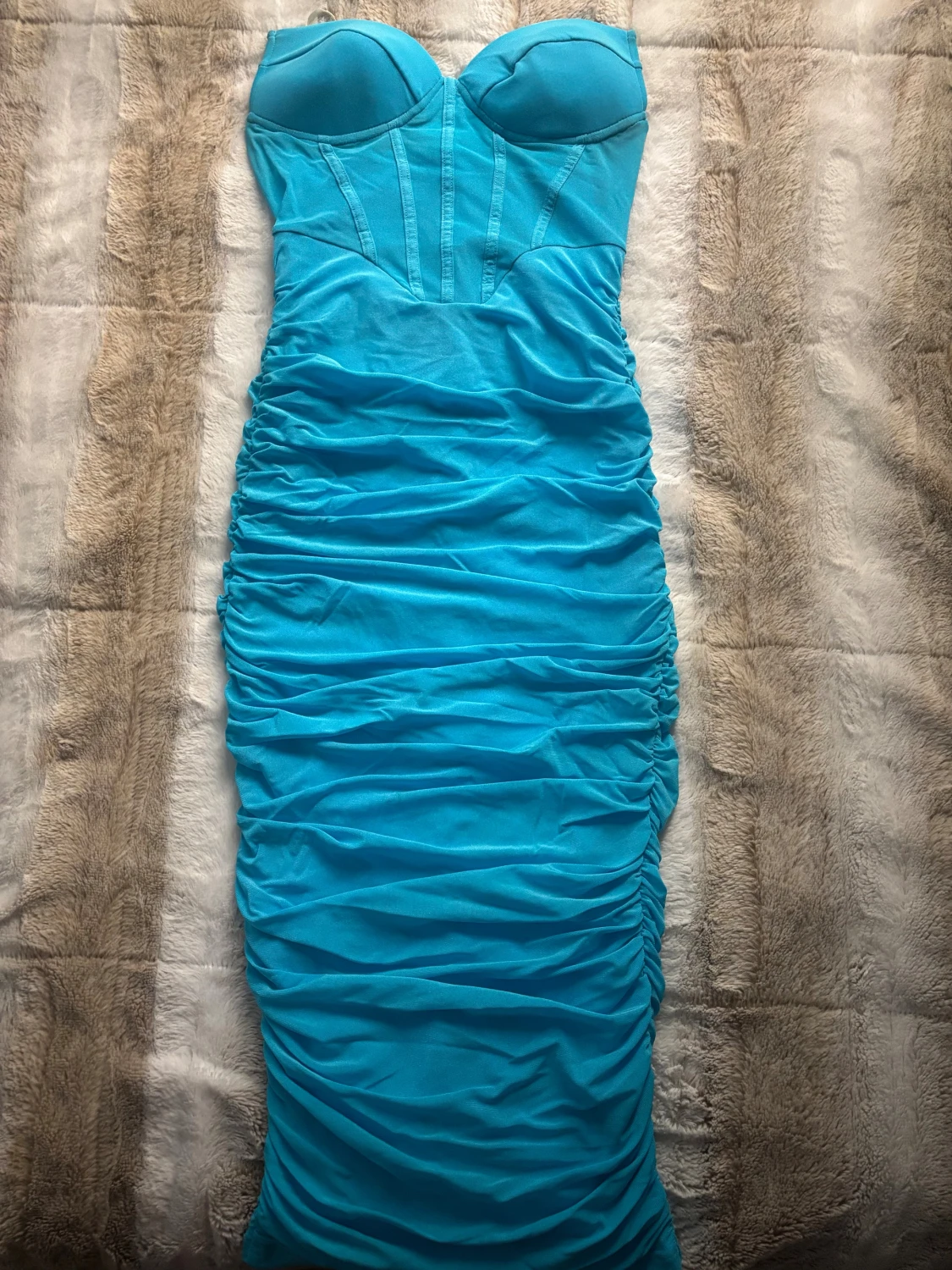 Turkos axelbandslös långklänning - 3