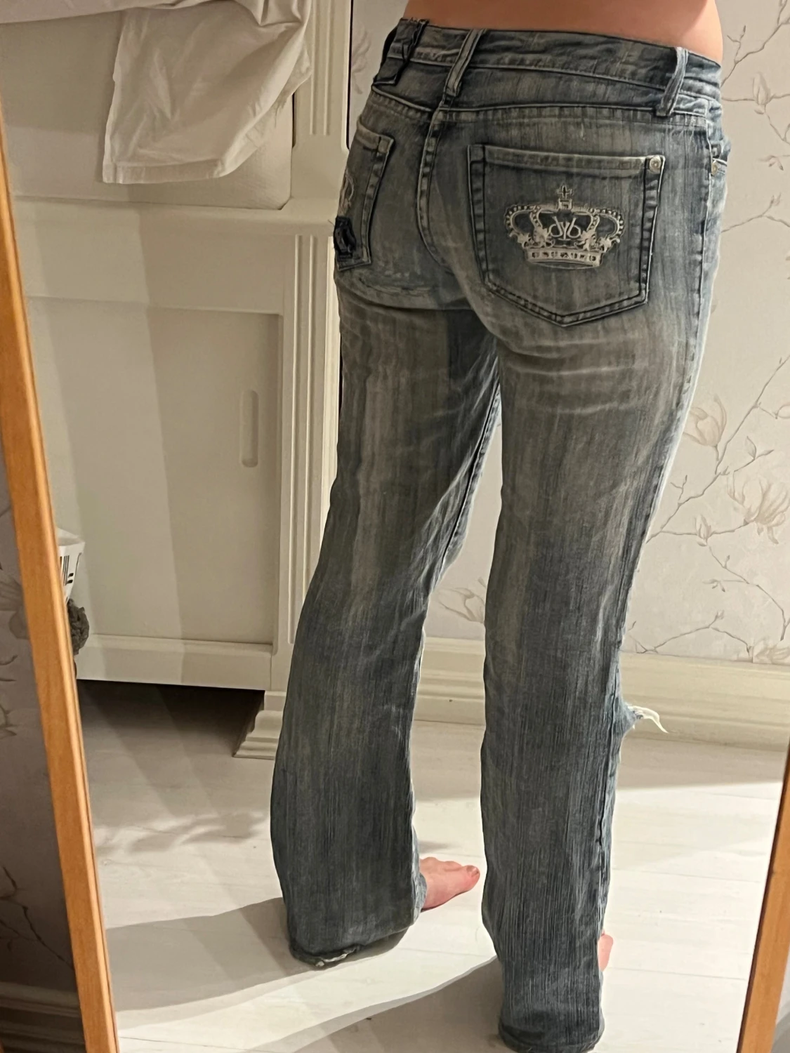 Wiktoria Beckham Lowwaist Jeans (slitna med hål!) - 1