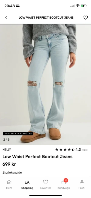 Blåa jeans med slitningar och rosa detaljer  - Skriv för egna bilder!! Har en liten defekt på ena benets slitning i benen men ingeting som man tänker på, skriv för fler egna bilder så löser jag💓 Super snygga ljus blåa jeans som passar till allt som man kan klä både upp och ner 