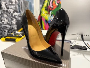 Louboutin klackar  - Riktigt stiliga och classy klackar 😍 (pris kan diskuteras)